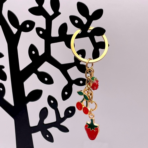 DAINTY RED BERRIES | Bag Charm | Keychain (Brand New!) ✨ - Picture 3 of 12